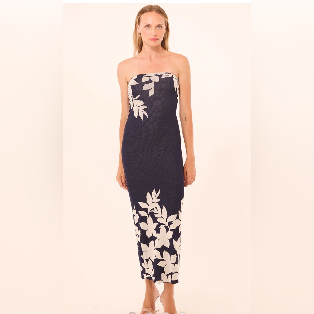 Elegant Navy Floral Strapless Dress